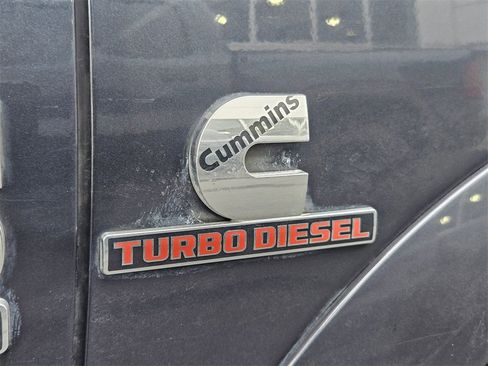 Used 2018 RAM 2500 Laramie image 36