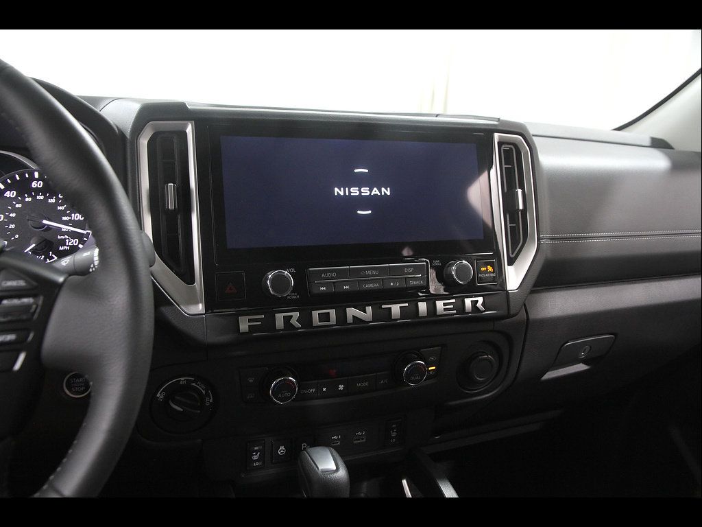Used 2025 Nissan Frontier SV w/ SV Convenience Package AWD/4WD image 9
