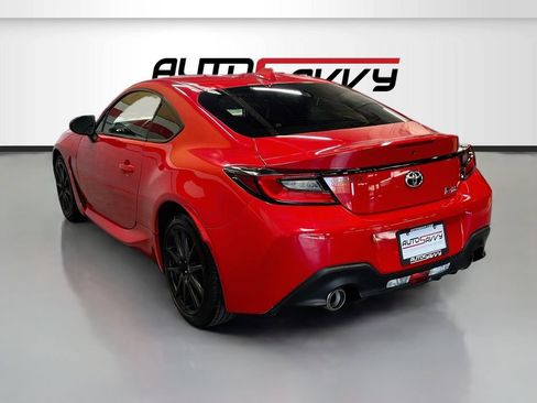 Used 2024 Toyota GR86 RWD image 5