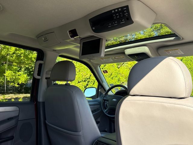 Used 2004 Ford Explorer XLT AWD/4WD image 22