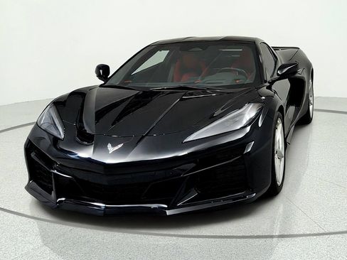 Used 2025 Chevrolet Corvette E-Ray w/ Chrome Exterior Badge Package AWD/4WD image 8