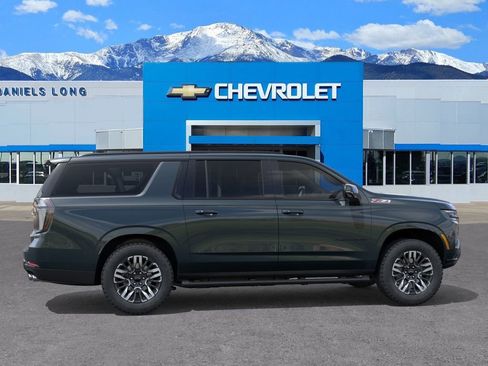 New 2026 Chevrolet Suburban Z71 AWD/4WD image 5