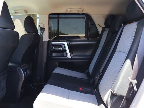 Used 2018 Toyota 4Runner SR5 AWD/4WD image 30