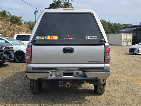 Used 2005 Chevrolet Silverado 2500 LS w/ Skid Plate Package AWD/4WD image 6