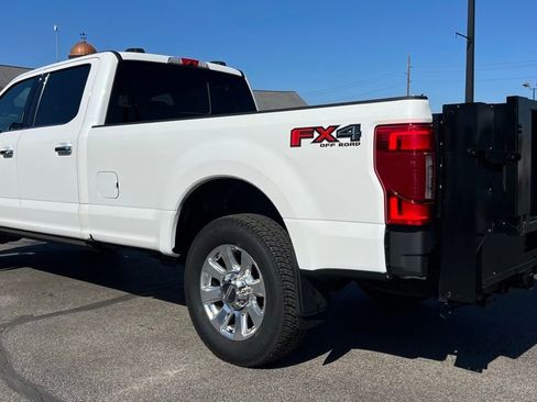 Used 2022 Ford F250 Platinum w/ FX4 Off-Road Package image 6