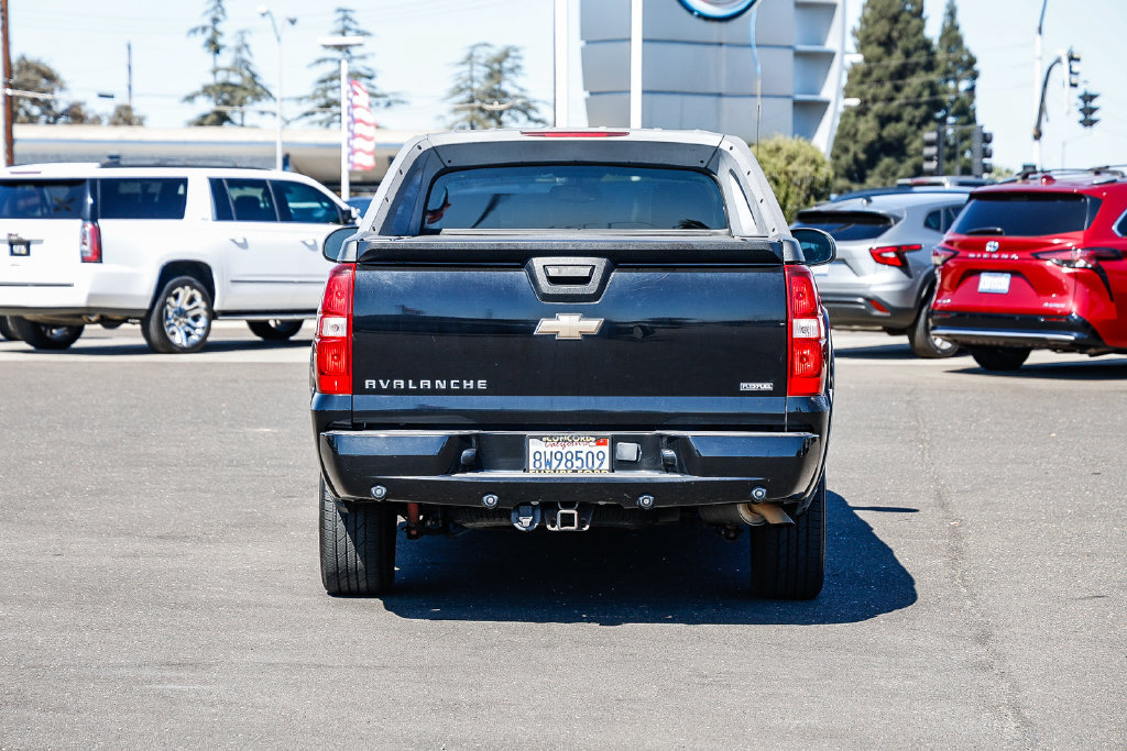 Used 2009 Chevrolet Avalanche LT w/ Suspension Package, Off-Road AWD/4WD image 3