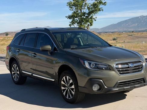 Used 2018 Subaru Outback 2.5i Touring w/ Popular Package #3 AWD/4WD image 3