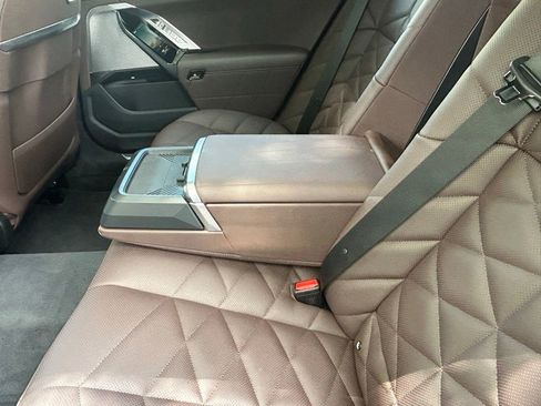 Used 2025 BMW 740i xDrive AWD/4WD image 55