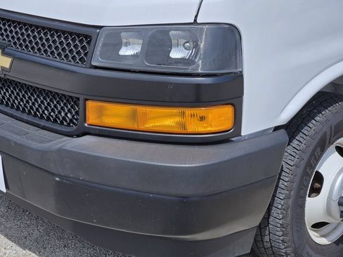 Used 2024 Chevrolet Express 3500 w/ Power Convenience Package RWD image 9