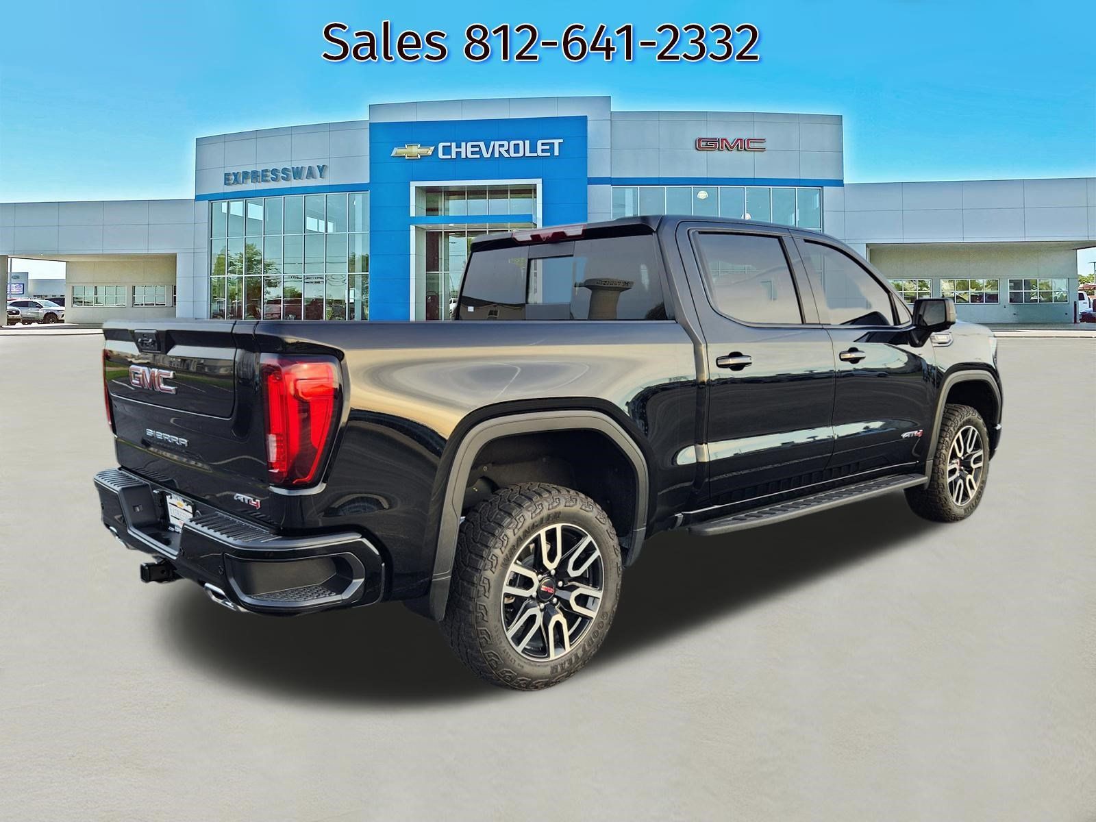 Used 2025 GMC Sierra 1500 AT4 w/ AT4 Premium Package AWD/4WD image 7