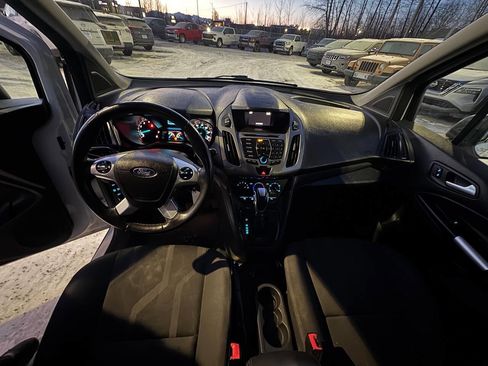 Used 2018 Ford Transit Connect XLT image 10