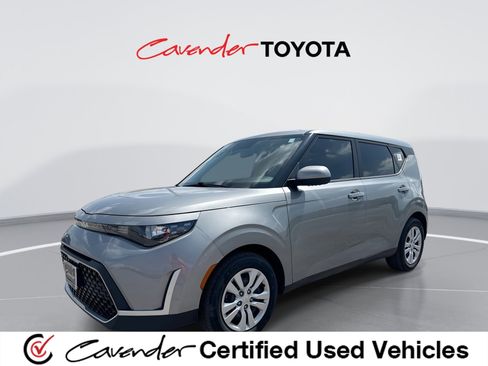 Used 2023 Kia Soul LX FWD image 1