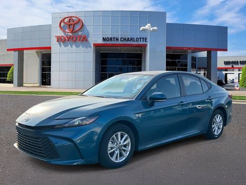 Used 2026 Toyota Camry LE w/ Convenience Package FWD image 5