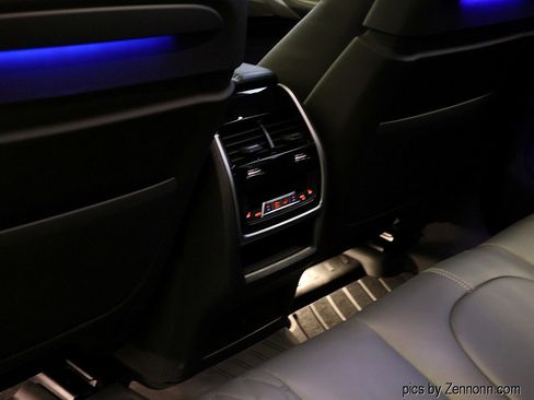 Certified 2022 BMW X6 xDrive40i w/ Executive Package image 14