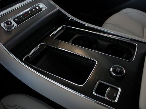 New 2026 Lincoln Aviator Premiere image 38