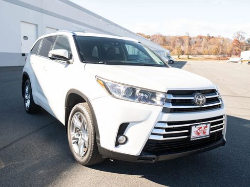 Used 2017 Toyota Highlander Limited image 8