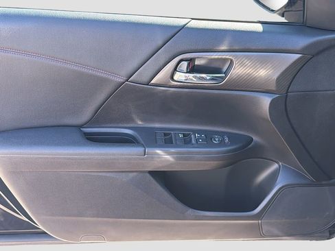 Used 2017 Honda Accord Sport Special Edition image 19