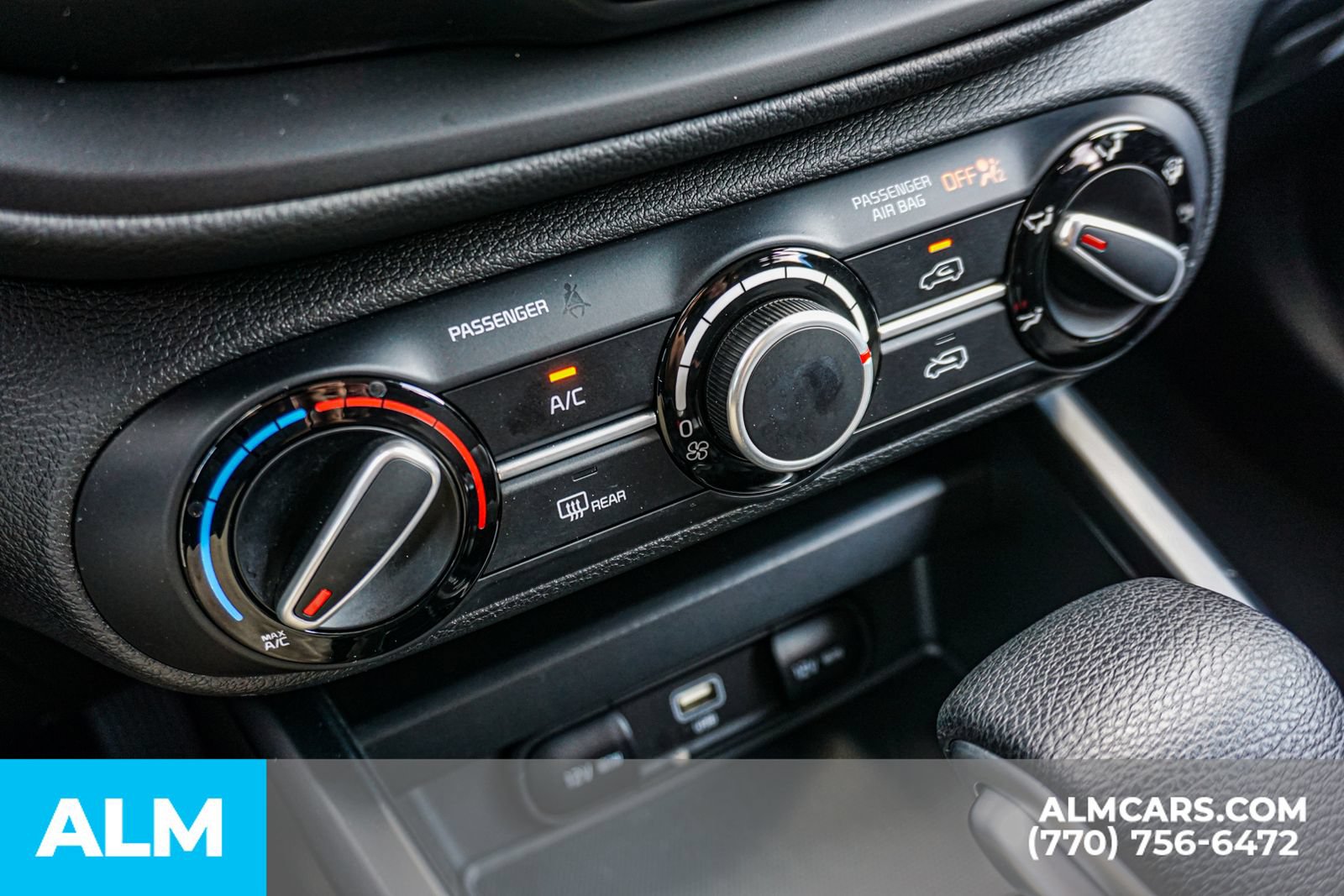 Used 2025 Kia Soul LX w/ LX Technology Package FWD image 40
