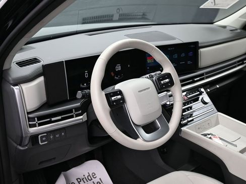 Used 2025 Hyundai Santa Fe SE image 18