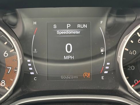 Used 2018 Jeep Compass Latitude FWD image 12