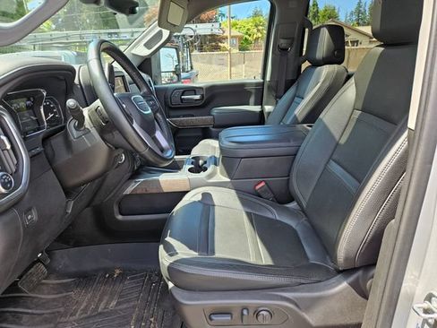 Used 2023 GMC Sierra 3500 Denali w/ Denali Ultimate Package AWD/4WD image 8