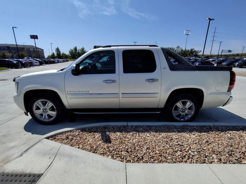Used 2008 Chevrolet Avalanche LTZ w/ LTZ Preferred Equipment Group image 1