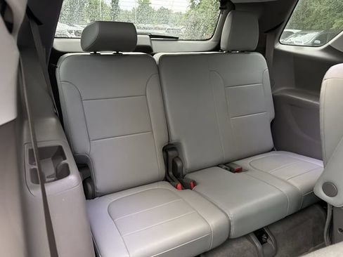Used 2018 Chevrolet Traverse LT FWD image 17