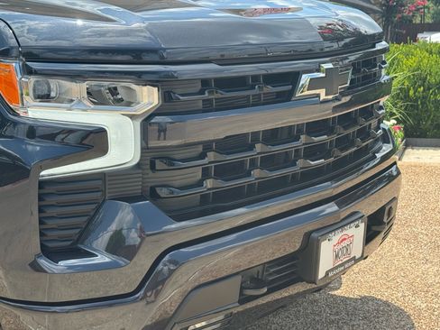 Used 2024 Chevrolet Silverado 1500 RST RWD image 2