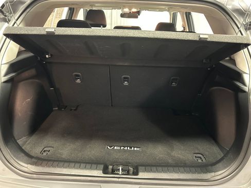 Used 2022 Hyundai Venue SEL FWD image 22