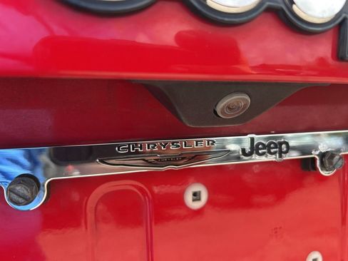 Used 2015 Jeep Renegade Latitude image 21