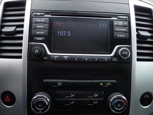 Used 2018 Nissan Frontier SV image 15