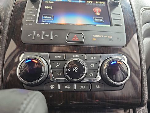 Used 2017 Chevrolet Traverse LT image 29