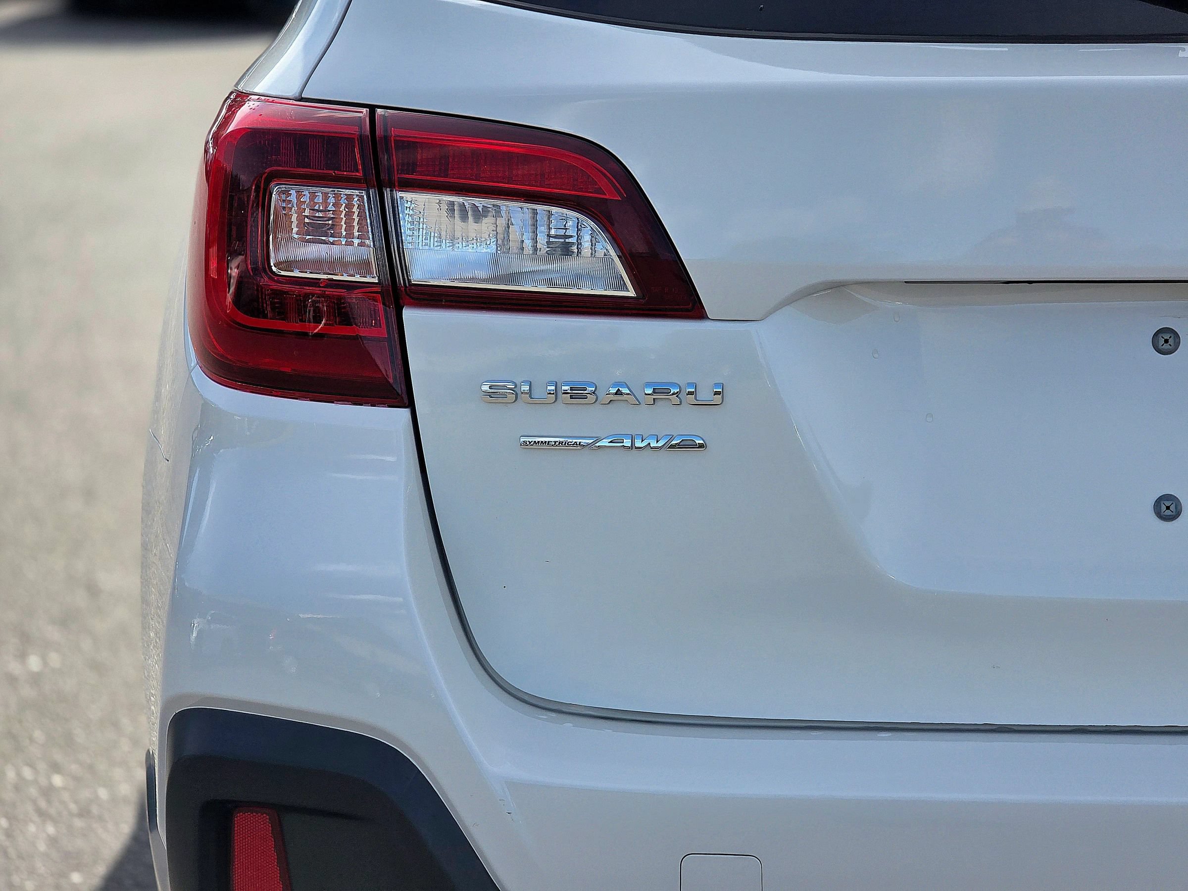 Used 2018 Subaru Outback 2.5i Premium AWD/4WD image 9
