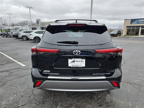 Used 2023 Toyota Highlander Platinum AWD/4WD image 29