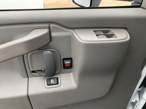 New 2025 GMC Savana 3500 Extended w/ Power Convenience Package RWD image 29