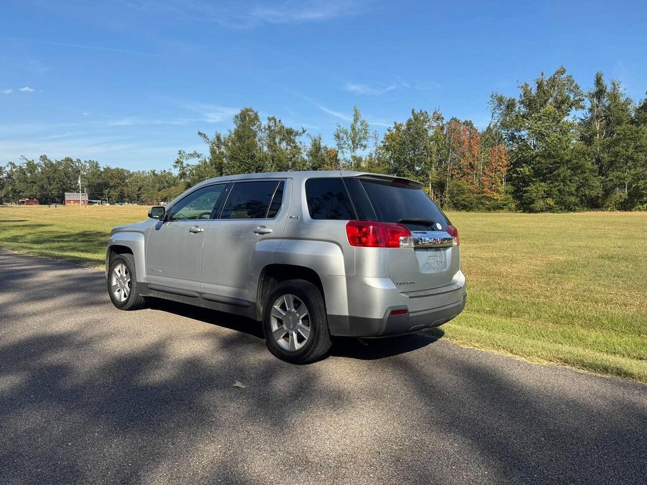 Used 2011 GMC Terrain SLE FWD image 6