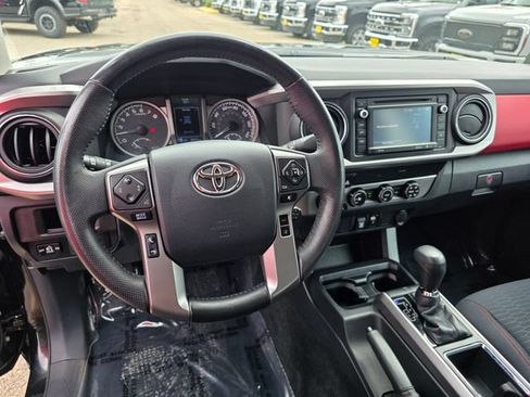 Used 2019 Toyota Tacoma SR5 AWD/4WD image 21
