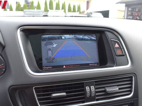 Used 2017 Audi Q5 2.0T Premium Plus w/ Technology Package image 18