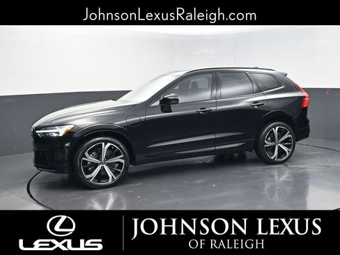 Used 2025 Volvo XC60 T8 Ultra w/ Climate Package image 2