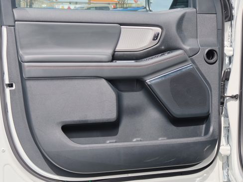 Used 2025 Ford Expedition Active image 10