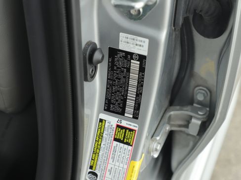 Used 2023 Toyota Camry SE image 9