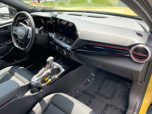 Certified 2024 Chevrolet Trax RS w/ Sunroof Package FWD image 27