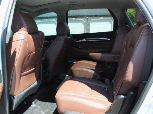 Used 2018 Buick Enclave Avenir w/ Avenir Technology Package FWD image 25