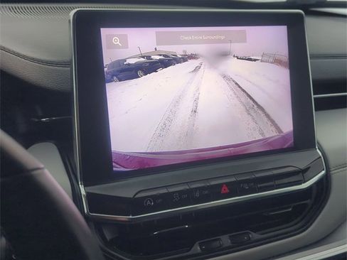 Used 2022 Jeep Compass Limited image 18