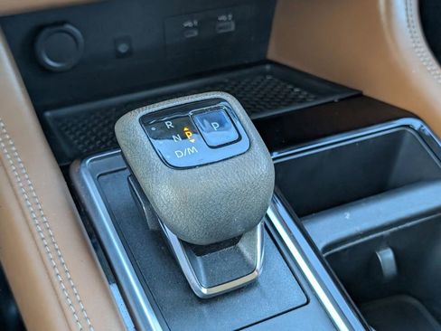 Used 2022 Nissan Pathfinder Platinum w/ Cargo Package image 18