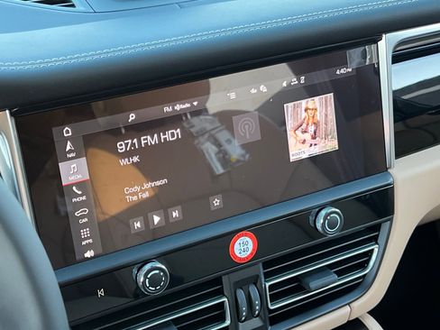 New 2026 Porsche Macan image 26