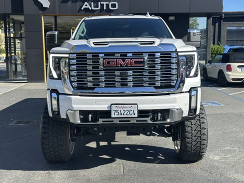 Used 2024 GMC Sierra 3500 Denali w/ Denali Reserve Package AWD/4WD image 5
