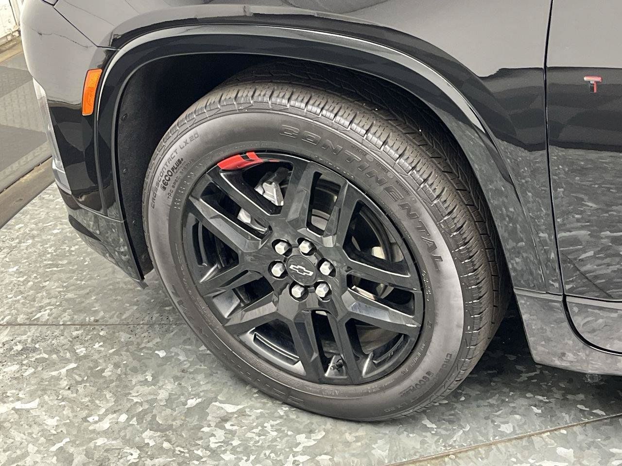 Certified 2022 Chevrolet Traverse Premier w/ Redline Edition AWD/4WD image 37