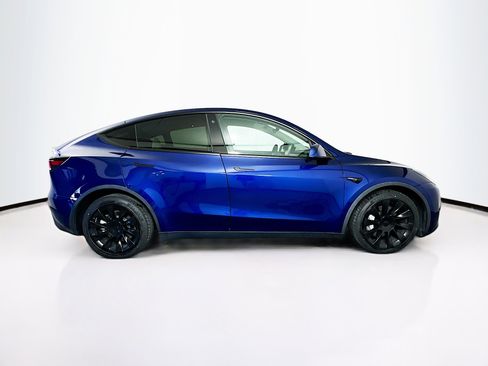 Used 2021 Tesla Model Y Long Range image 10
