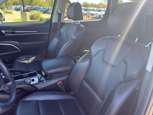 Used 2024 Kia Telluride S w/ S Sunroof Package image 12